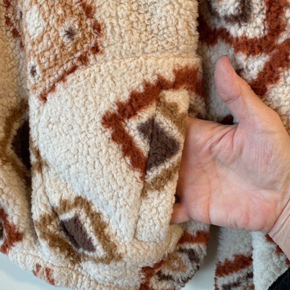 Weekending Aztec Geometric Pattern Fleece Cozy Zi… - image 2
